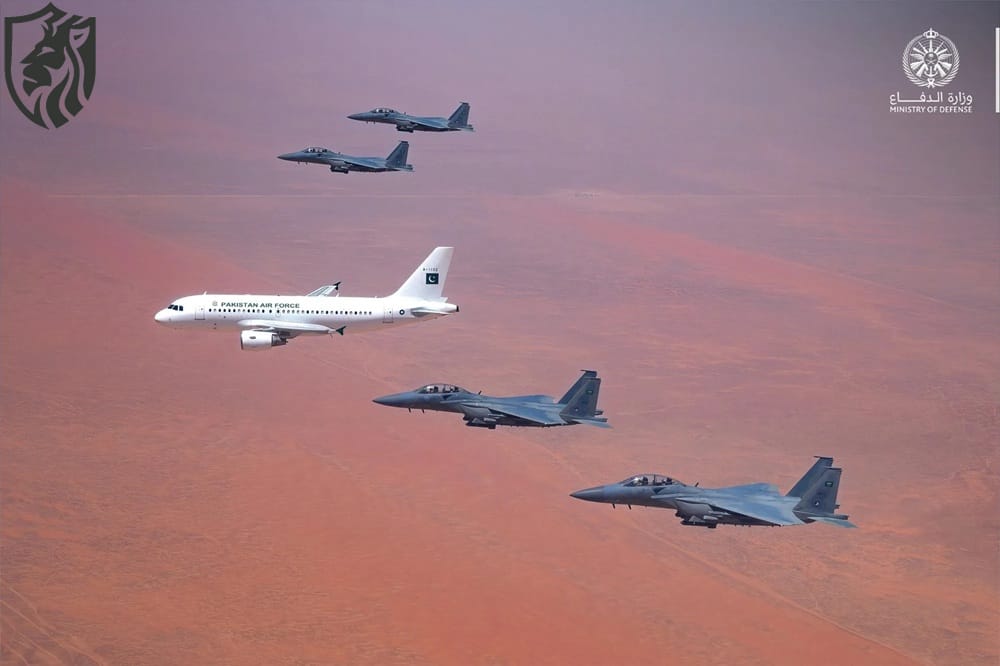 RSAF F1-5Cs escorting PAF Plane carring Pakistan Prime Minister - Saudi–Pakistan Mutual Defense Pact Signed