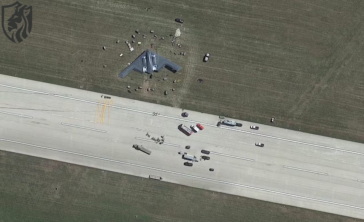 B-2 Spirit hydraulic failure, B-2 crash report, stealth bomber accident, Whiteman Air Force Base, Spirit of Hawaii, USAF investigation