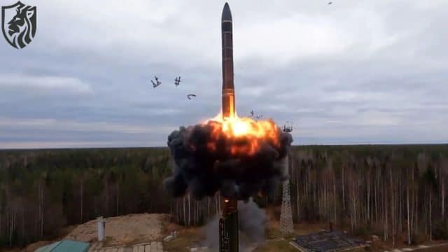 Russias RS 24 Yars Thermonuclear Missile
