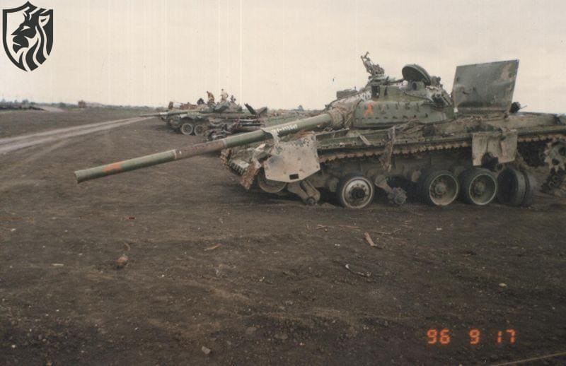 Russian T-80 MBT Knocked Out 1996. Chechen War